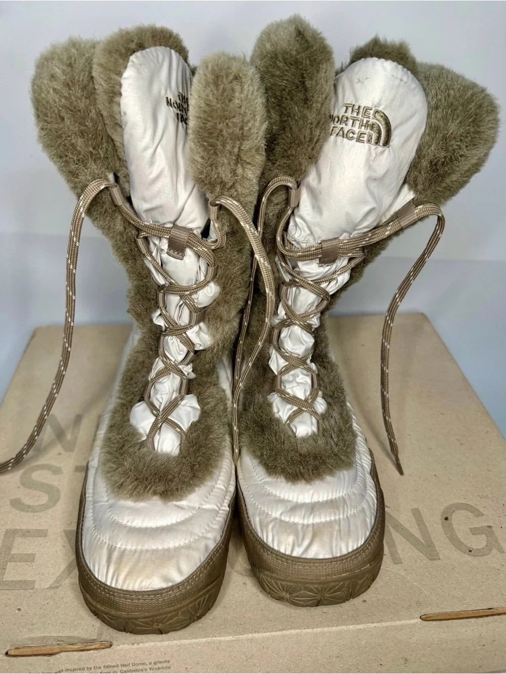 Moon Boots! North Face Women Nuptse Fur White W/Brown Fur Boots Sz 10